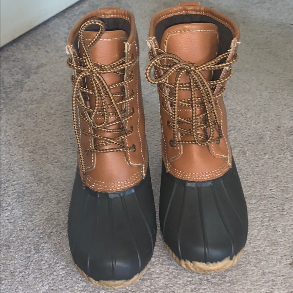 Women’s duck boots